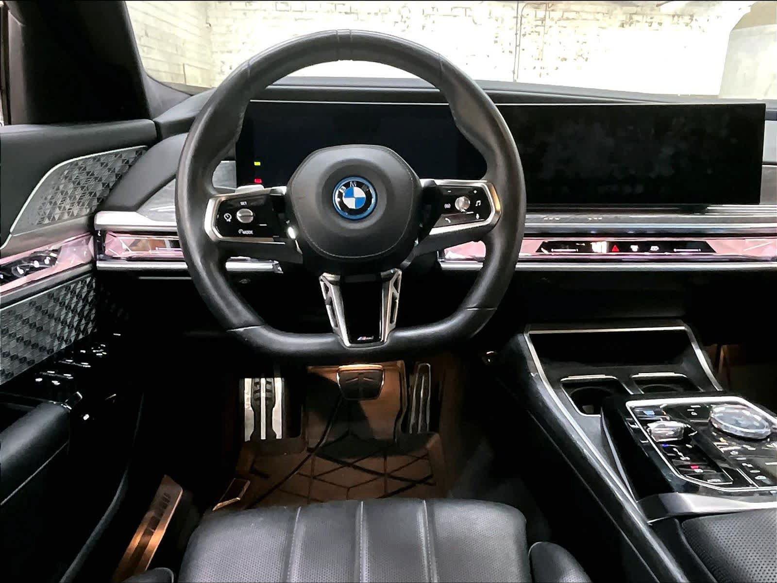 Used 2023 BMW i7 xDrive60 AWD/4WD image 8