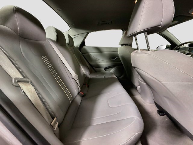 Used 2022 Hyundai Elantra SEL w/ Convenience Package FWD image 26