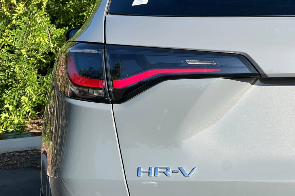 Certified 2025 Honda HR-V Sport image 27
