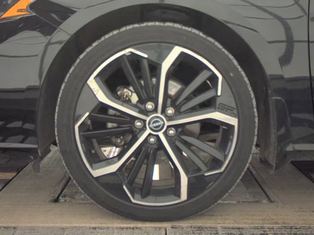 Used 2024 Nissan Altima 2.5 SR image 10