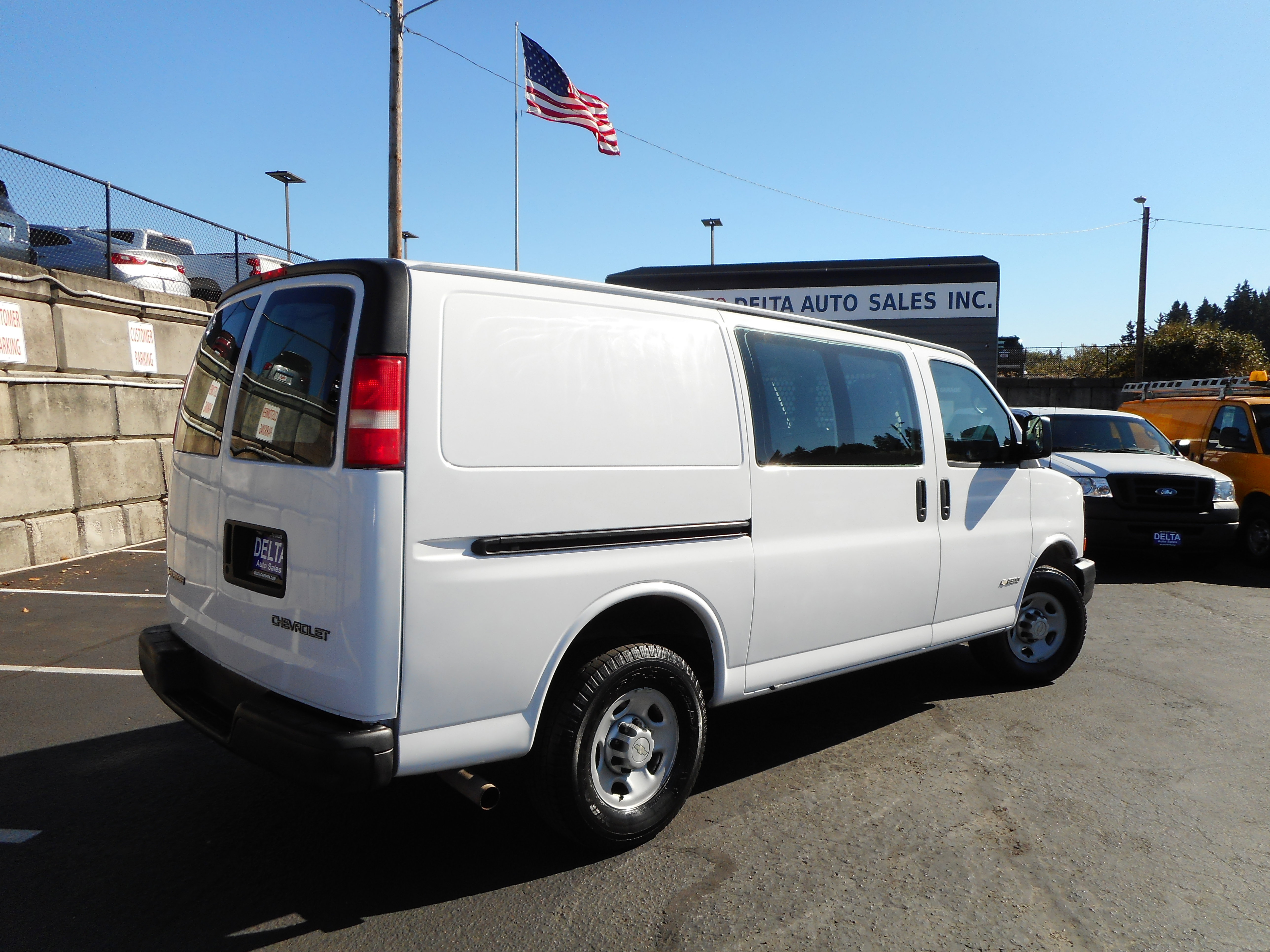 Used 2006 Chevrolet Express 2500 w/ Power and Light Package image 5