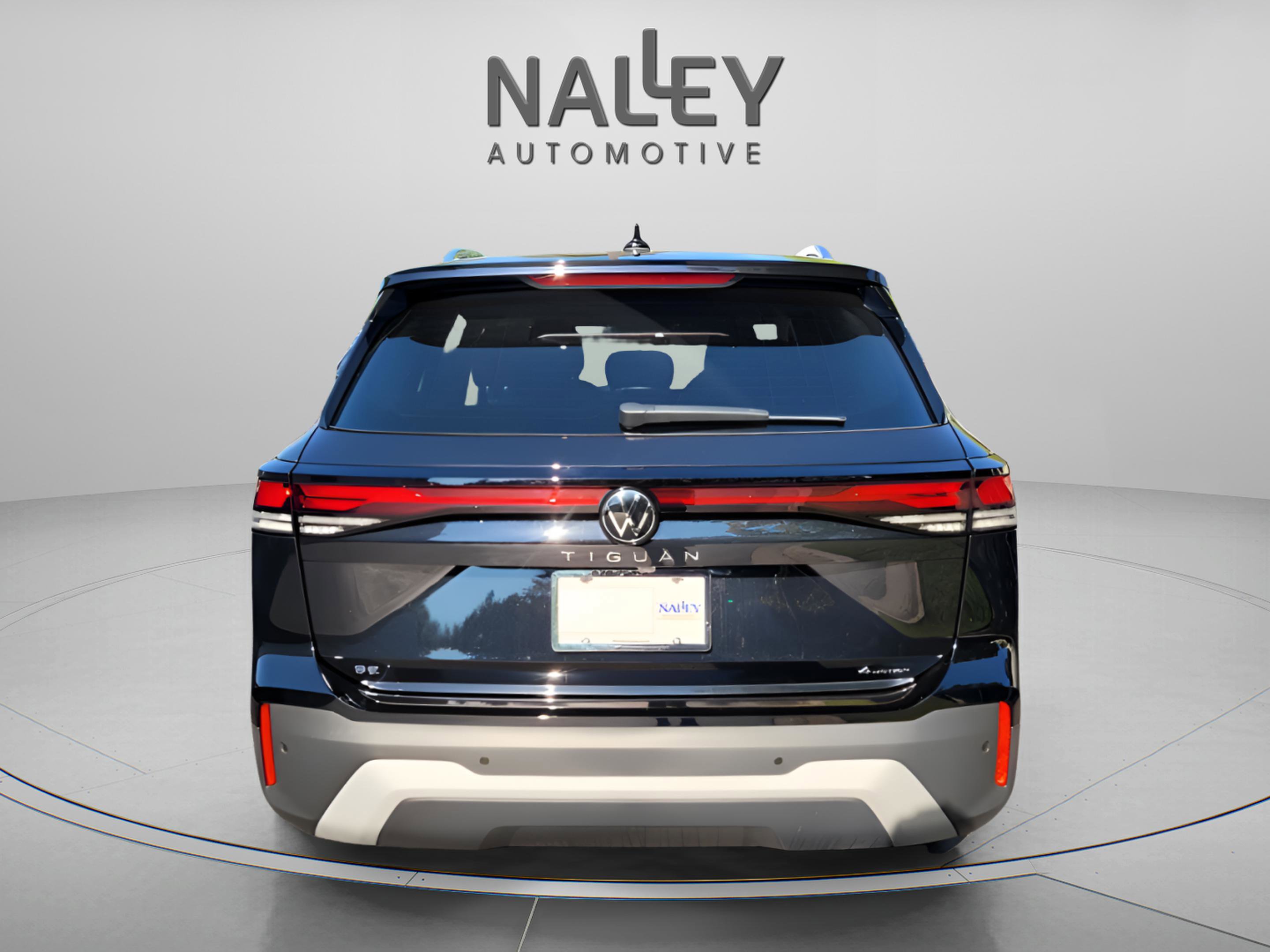 New 2025 Volkswagen Tiguan SE image 5