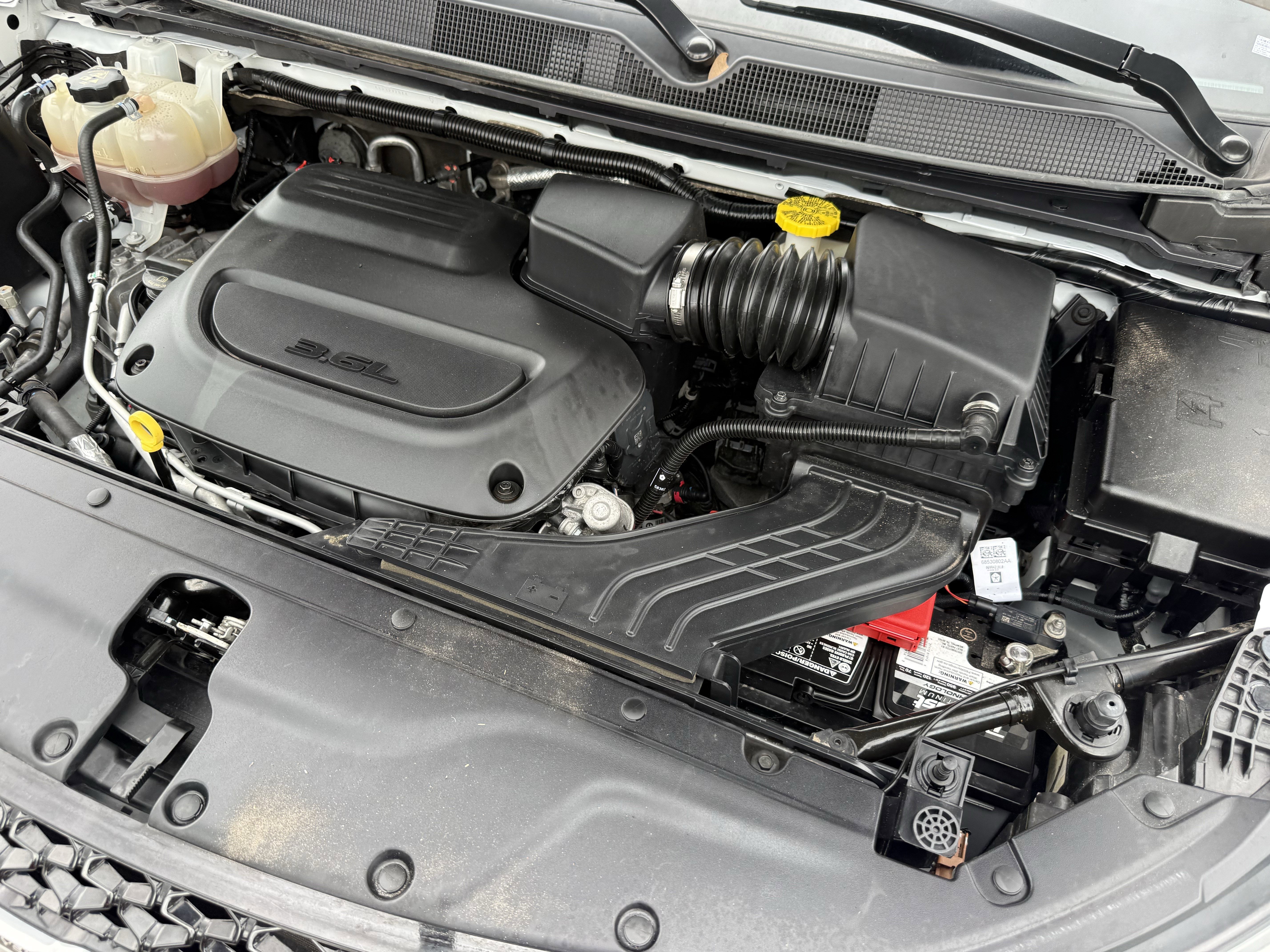 Used 2022 Chrysler Pacifica Touring-L image 35