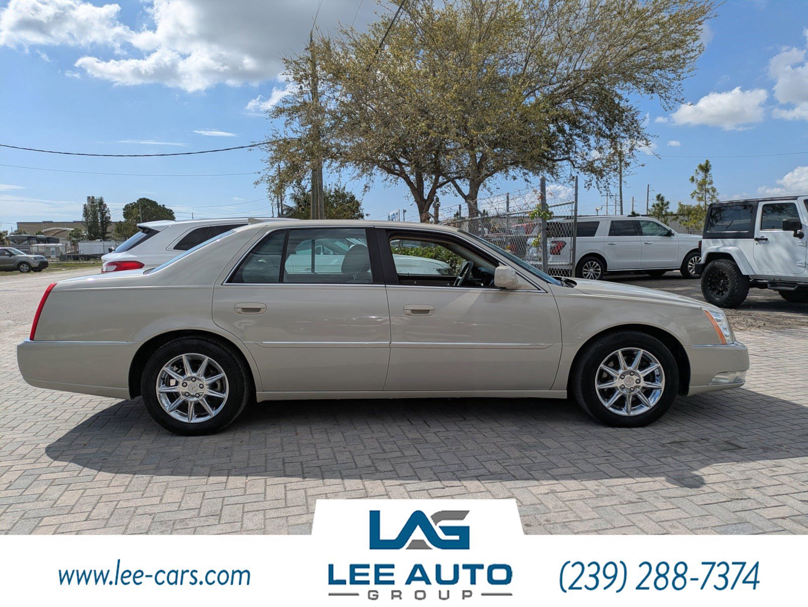 Used 2010 Cadillac DTS Luxury image 2