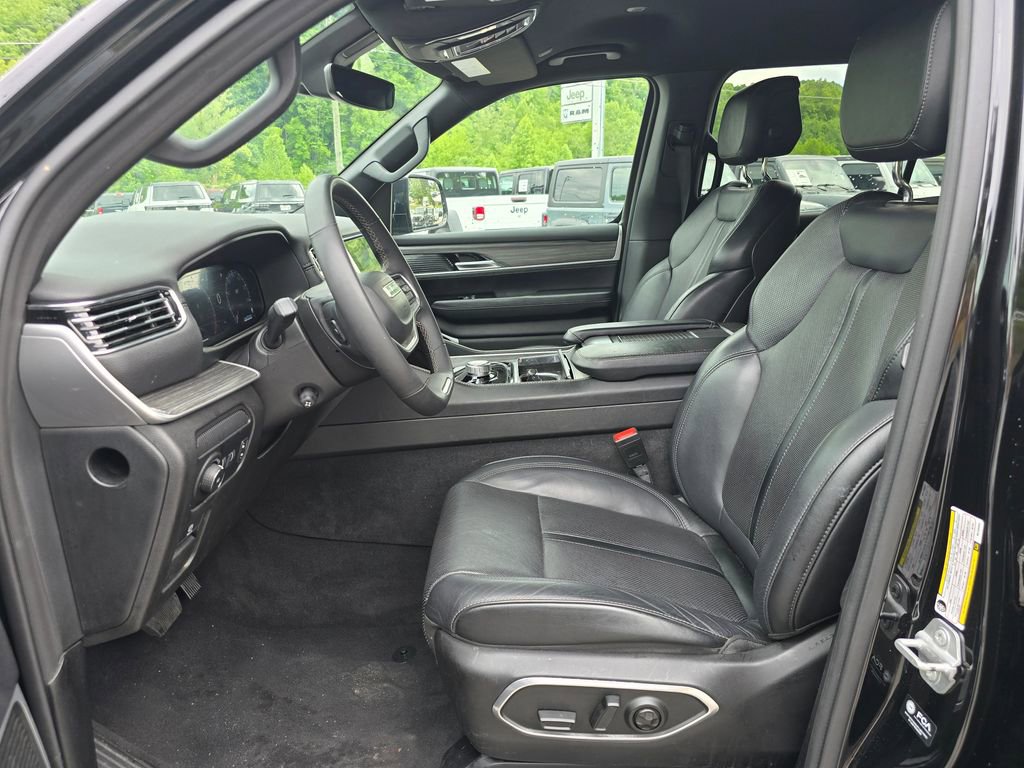 Used 2024 Jeep Wagoneer Series II w/ Flexible Seating Group AWD/4WD image 4