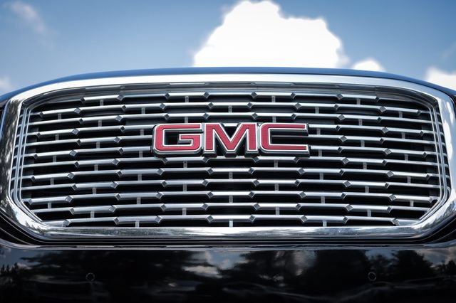 Used 2019 GMC Yukon Denali w/ Denali Ultimate Package AWD/4WD image 9
