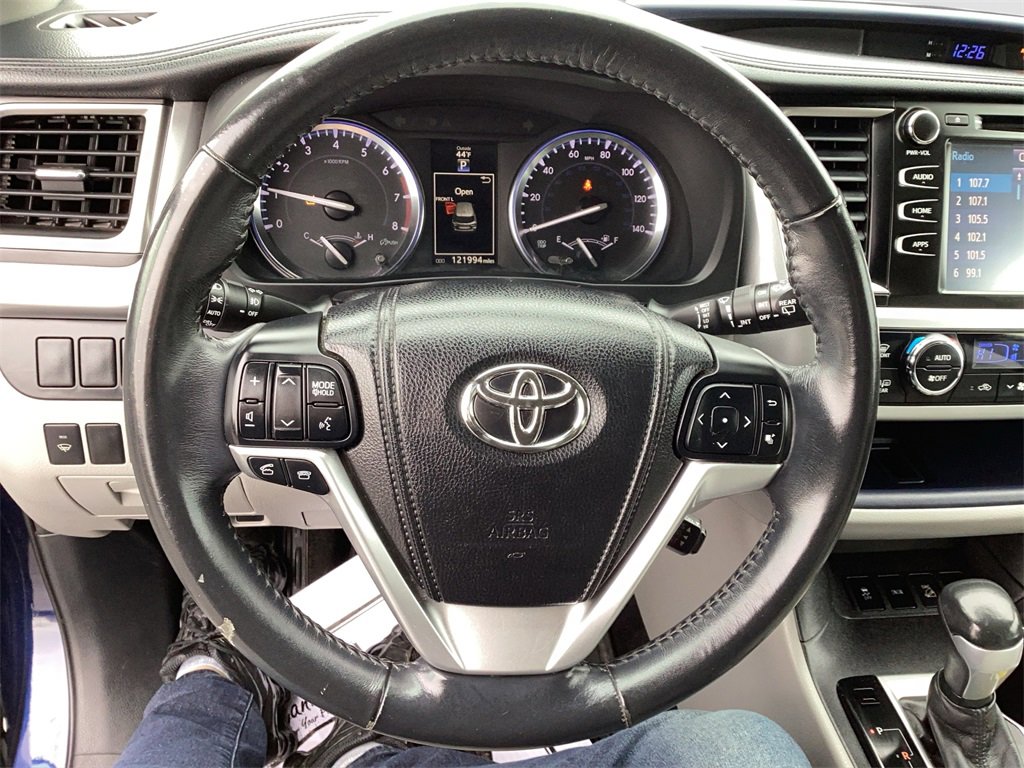Used 2015 Toyota Highlander XLE image 9