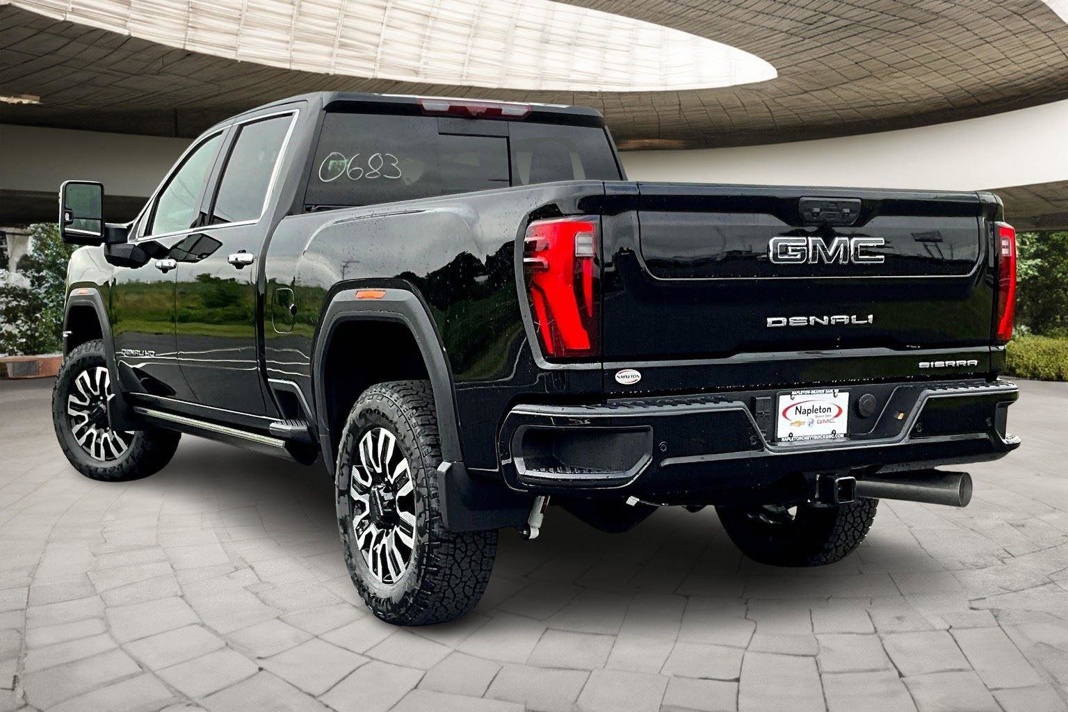 New 2025 GMC Sierra 2500 Denali Ultimate image 3