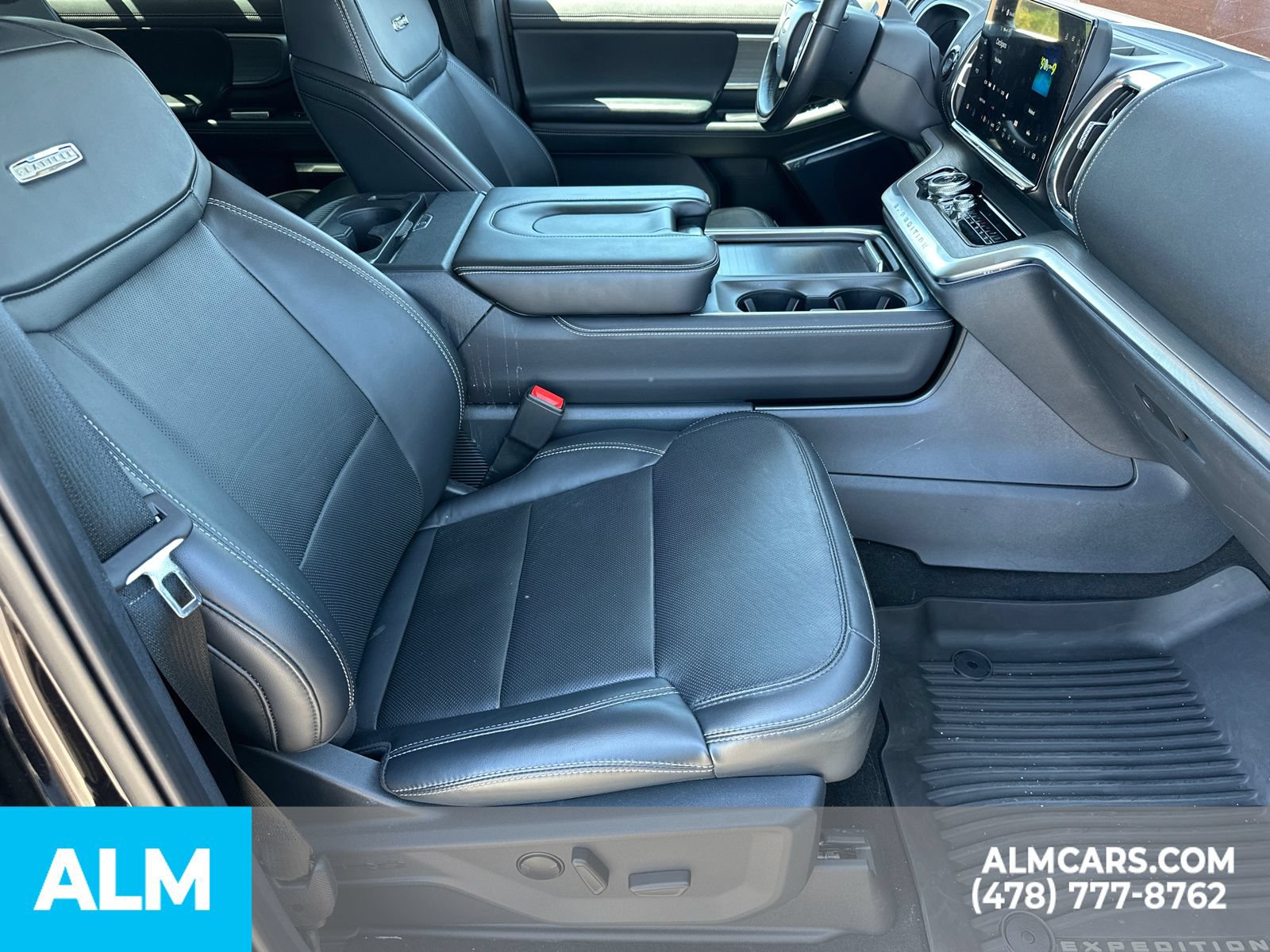Used 2025 Ford Expedition Platinum w/ Driver's Package AWD/4WD image 15