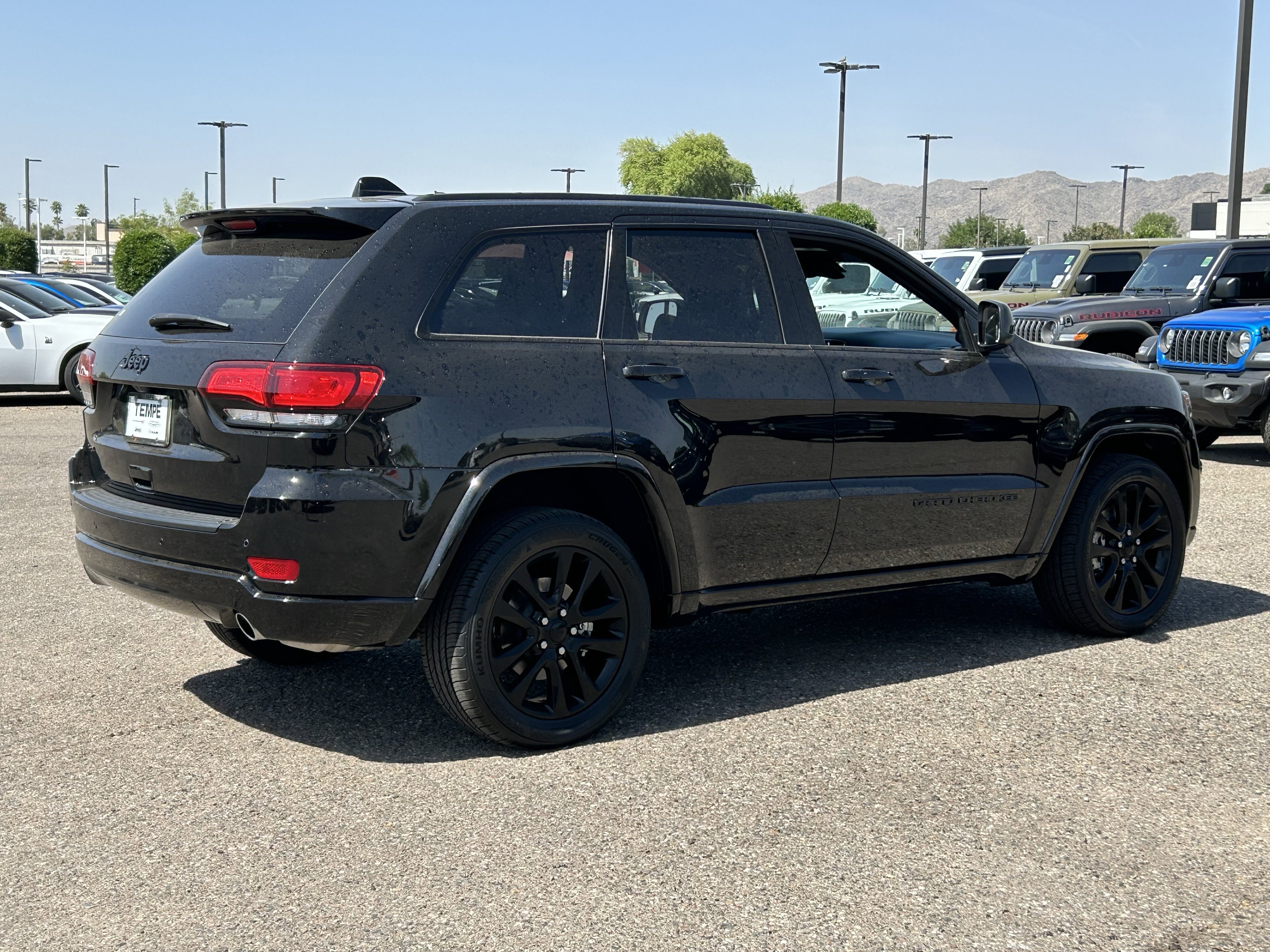 Certified 2021 Jeep Grand Cherokee Laredo X AWD/4WD image 5