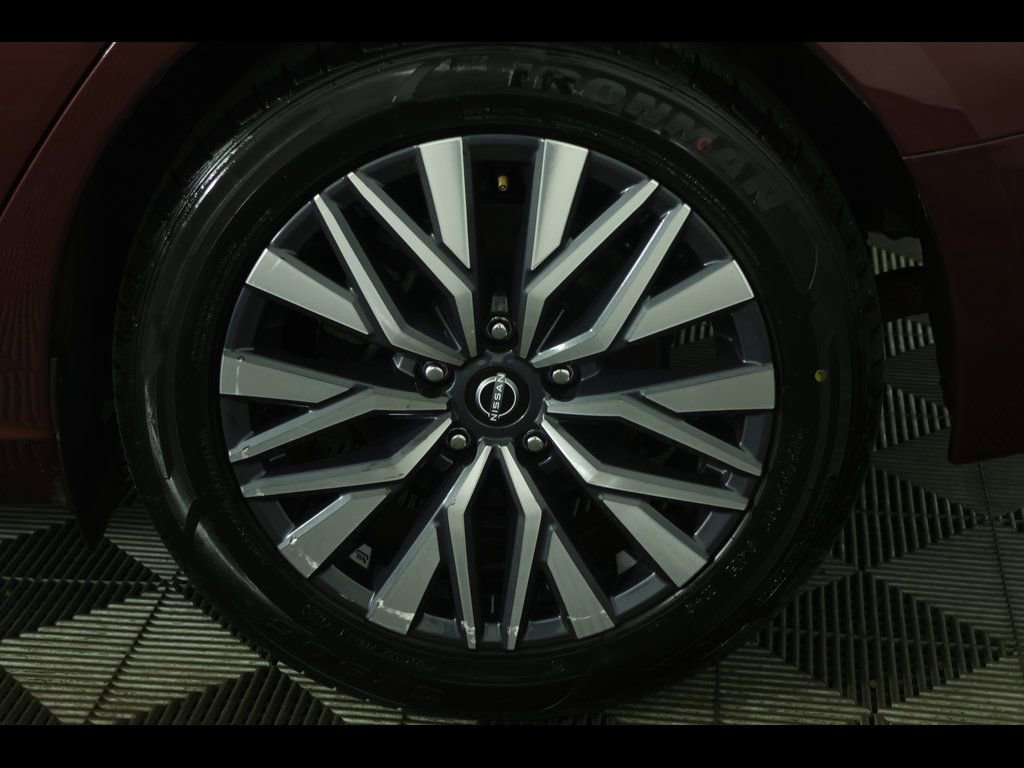 Used 2025 Nissan Altima 2.5 SV image 12