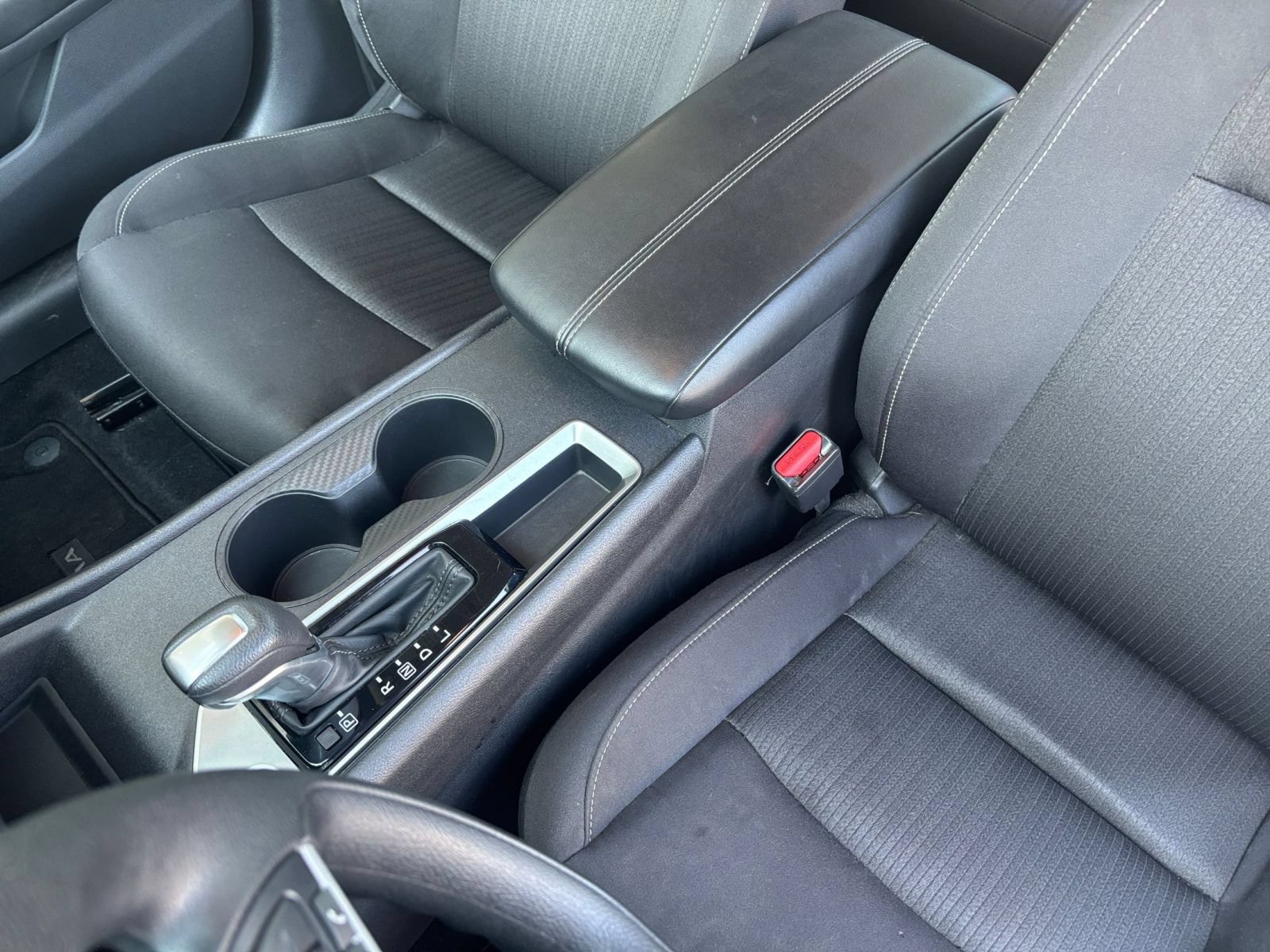 Used 2025 Nissan Altima 2.5 SV FWD image 31