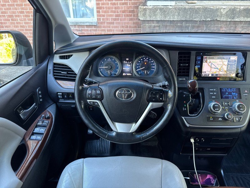 Used 2017 Toyota Sienna Limited Premium AWD/4WD image 17
