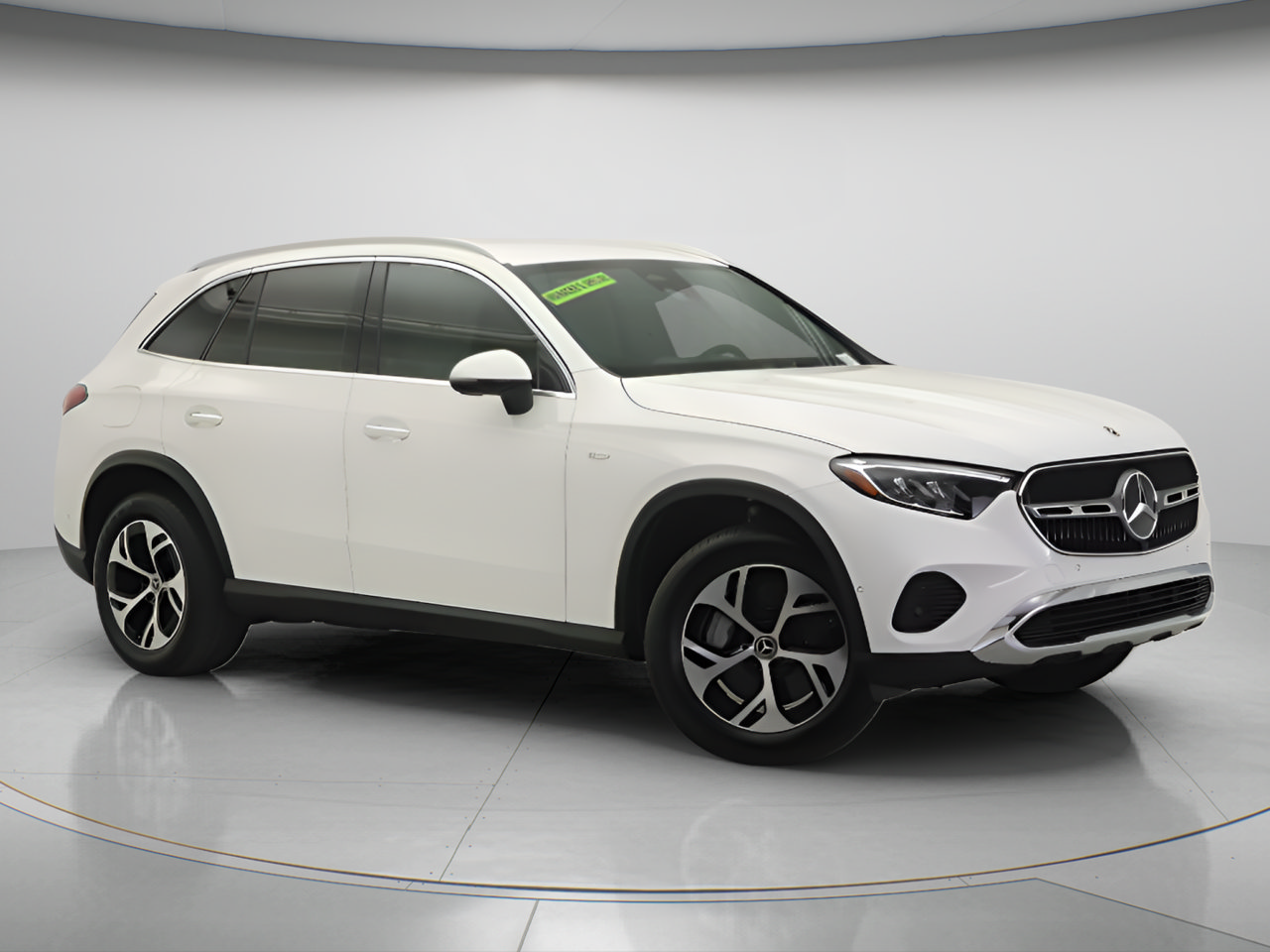 Used 2025 Mercedes-Benz GLC 350e 4MATIC image 32
