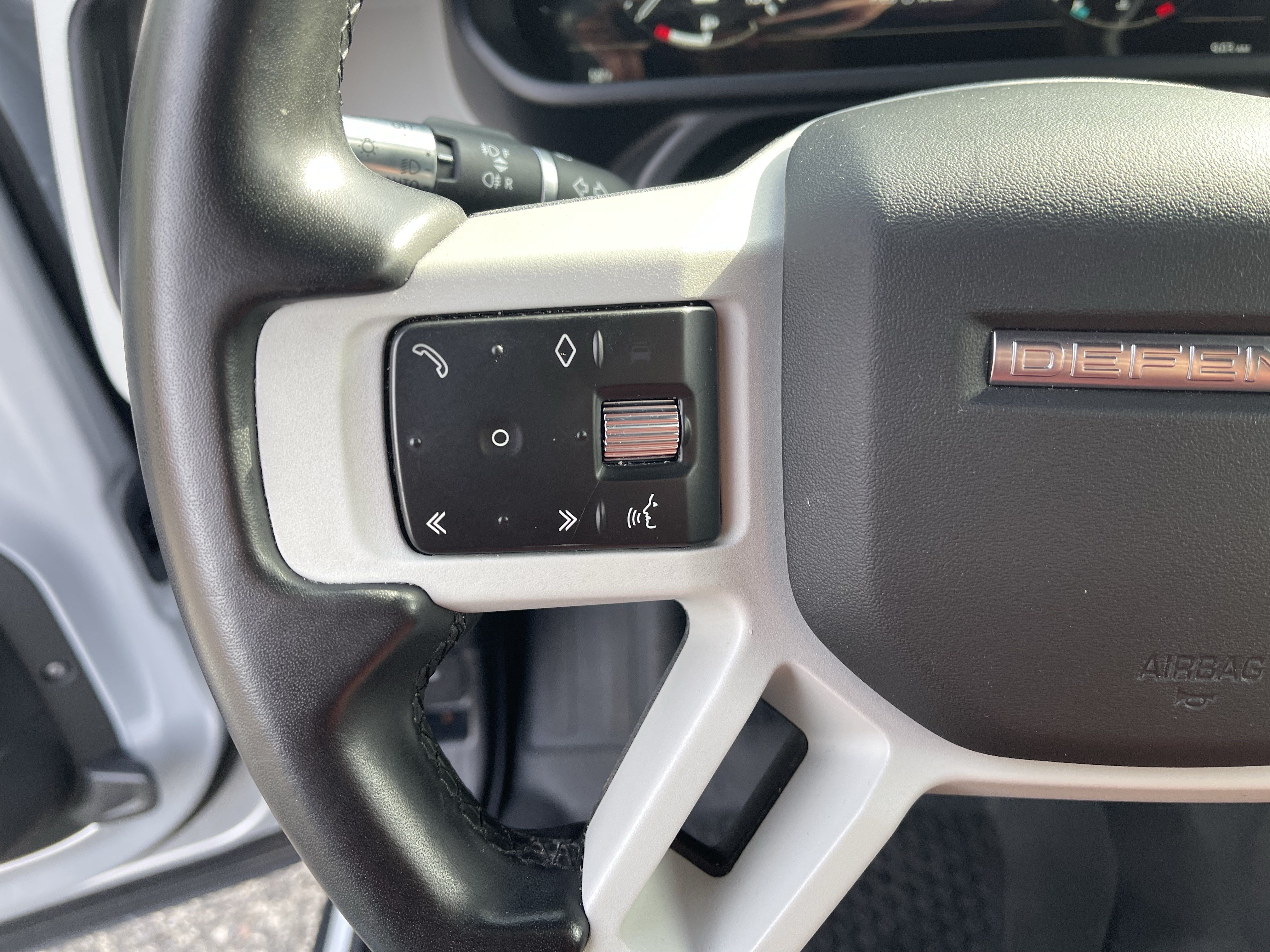 Used 2022 Land Rover Defender 110 SE AWD/4WD image 20