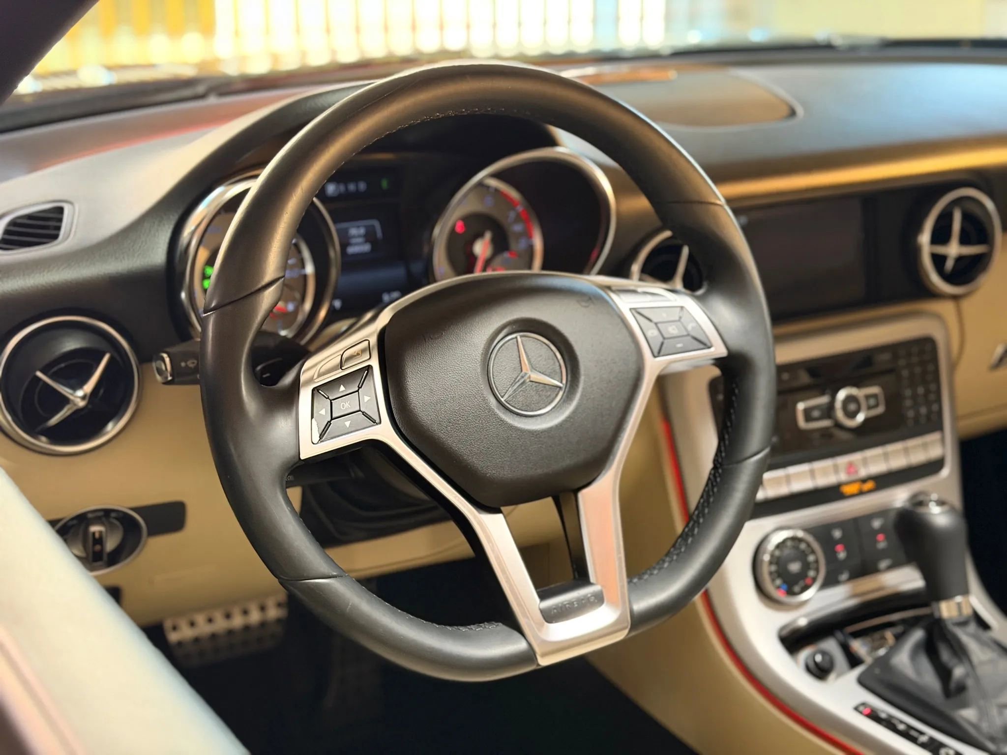 Used 2014 Mercedes-Benz SLK 250 w/ Sport Package image 25