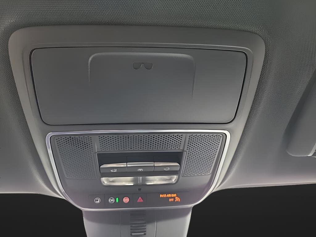 Used 2025 Buick Enclave Avenir w/ Super Cruise Package image 29