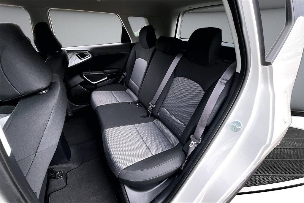 Used 2023 Kia Soul LX w/ Option Group 015 FWD image 22