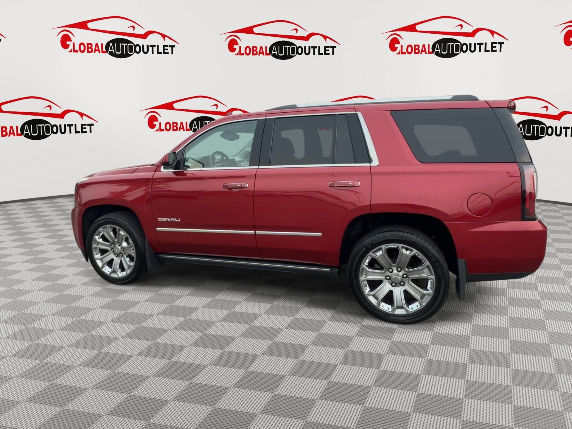 Used 2015 GMC Yukon Denali w/ Premium Package AWD/4WD image 5