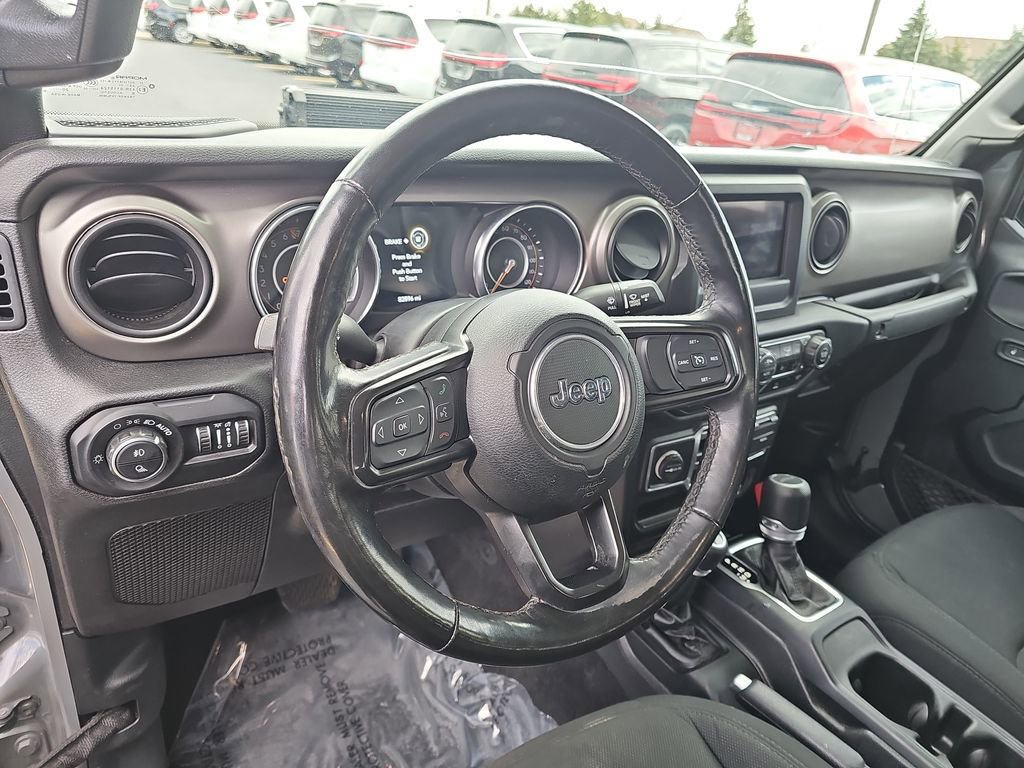 Used 2021 Jeep Gladiator Willys image 15