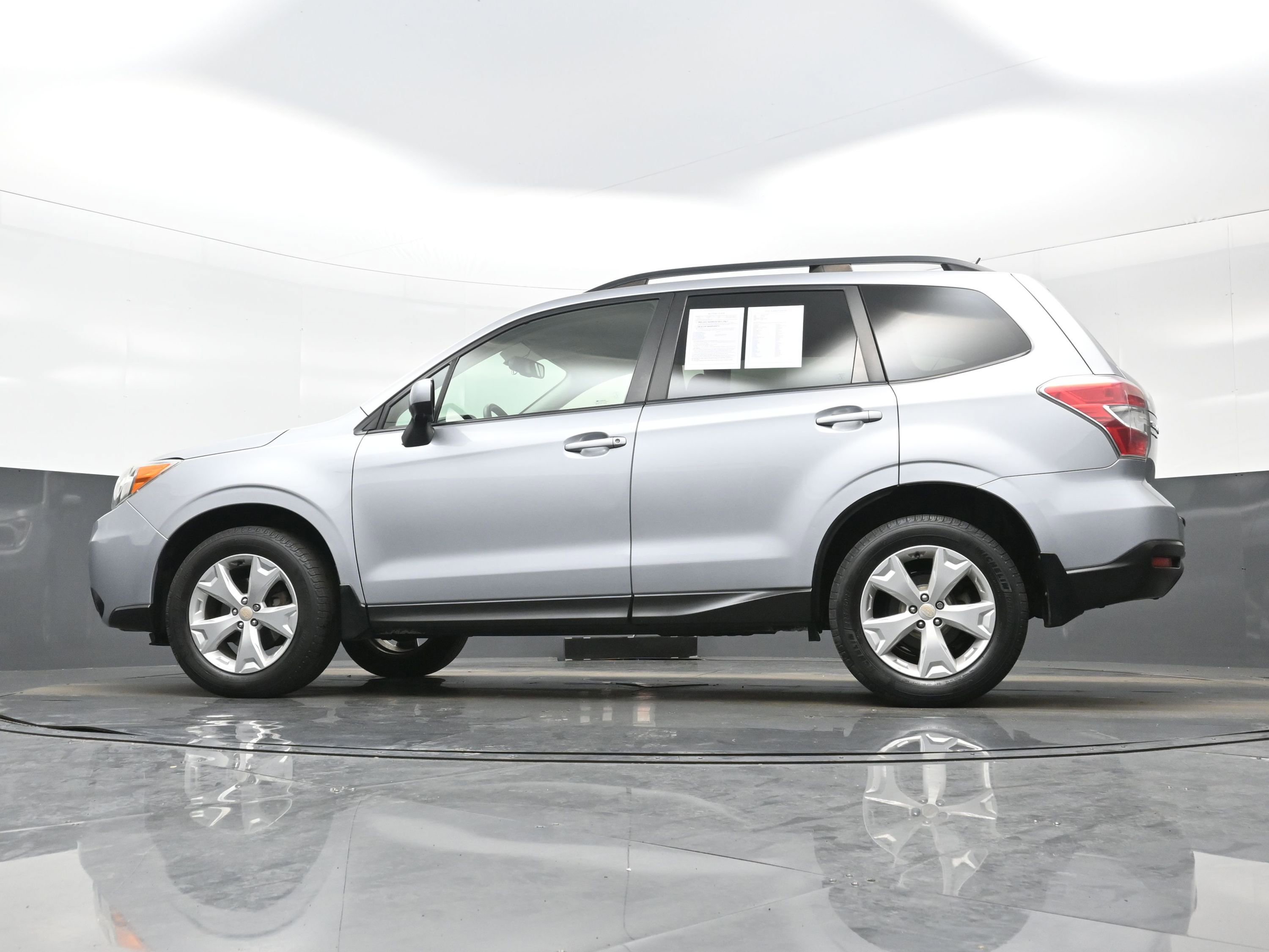 Used 2015 Subaru Forester 2.5i Premium w/ All-Weather Package AWD/4WD image 27