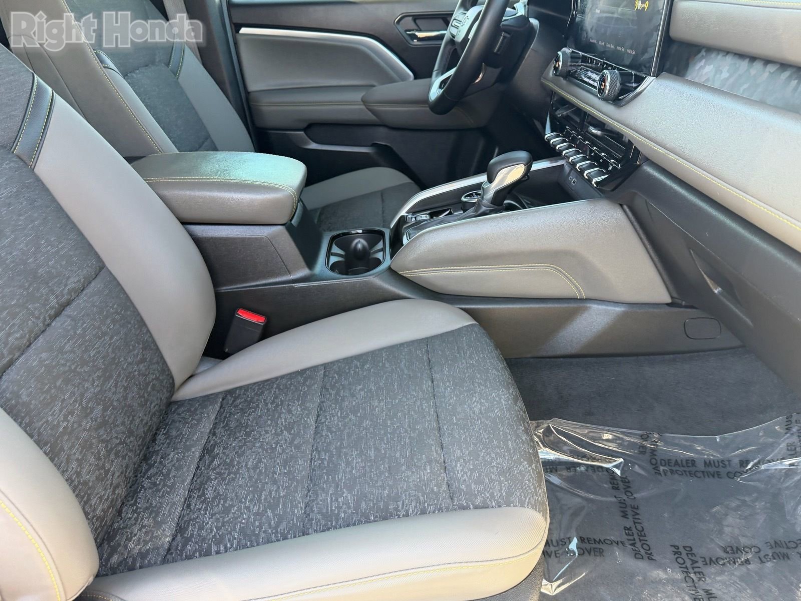 Used 2024 Chevrolet Colorado ZR2 w/ Technology Package AWD/4WD image 13