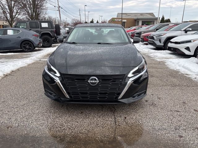 Used 2025 Nissan Altima 2.5 SV image 2