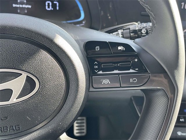 Certified 2025 Hyundai Elantra Sport image 16
