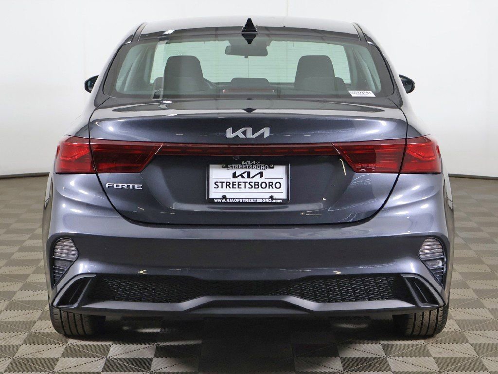 Used 2023 Kia Forte LXS w/ LXS Technology Package FWD image 11