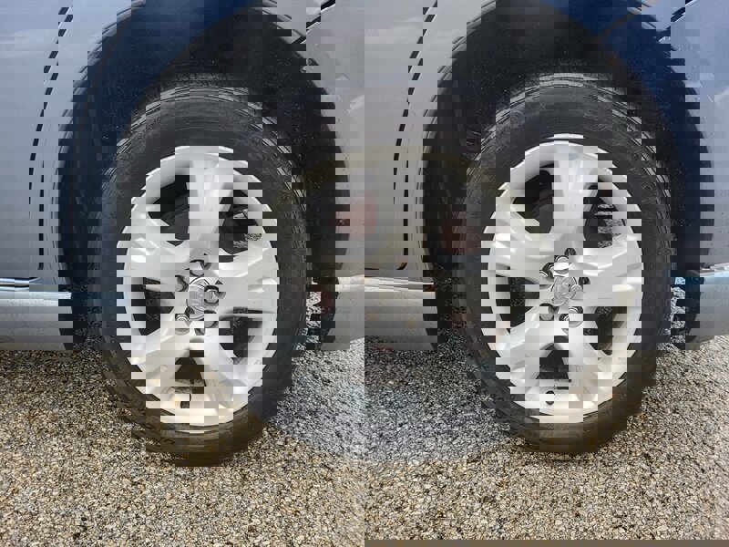 Used 2006 Toyota Matrix XR image 31