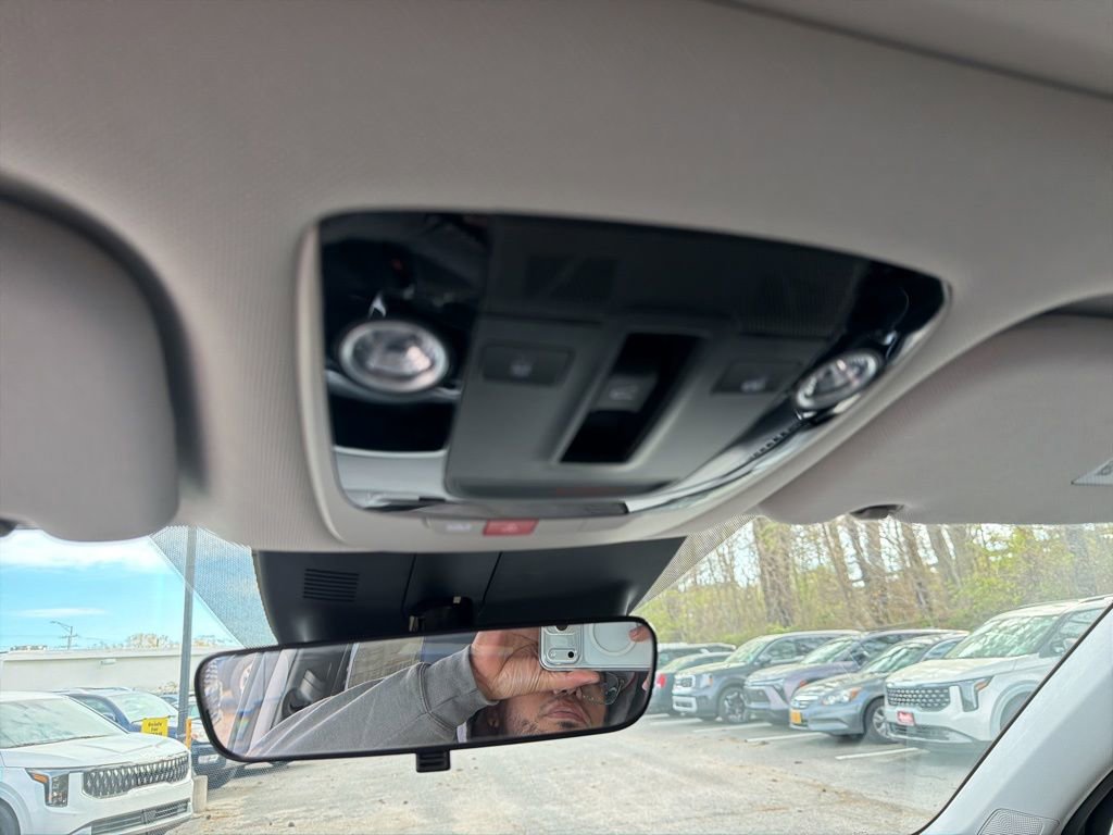 Certified 2025 Kia Sorento S w/ Panoramic Sunroof Package FWD image 21