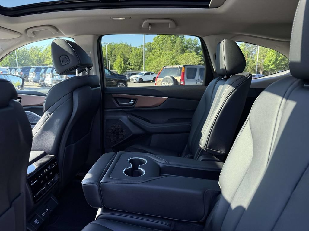 Used 2022 Acura MDX SH-AWD image 17