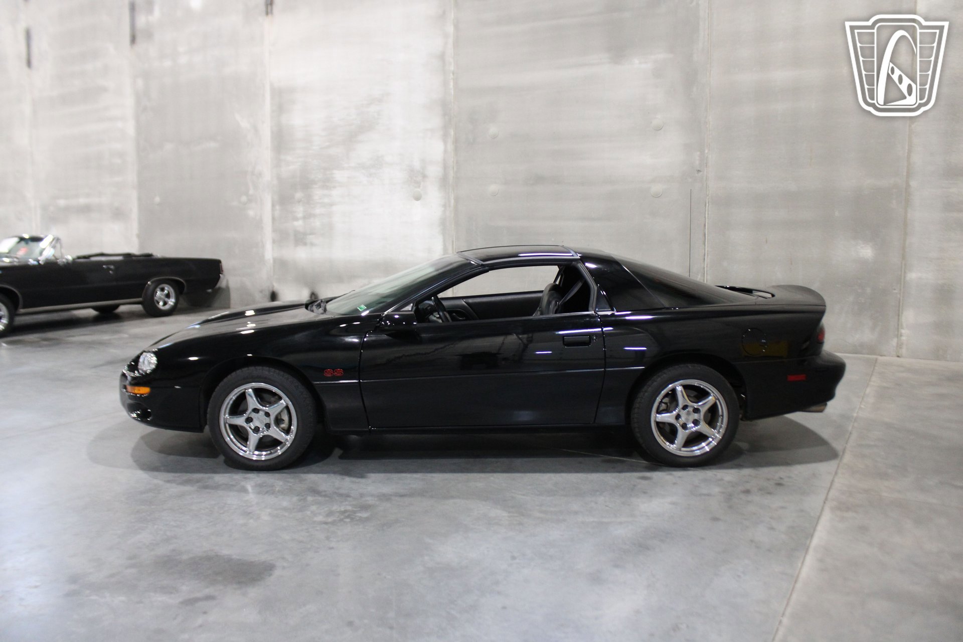 Used 2000 Chevrolet Camaro Z28 w/ SS Performance/Appearance Pkg image 3