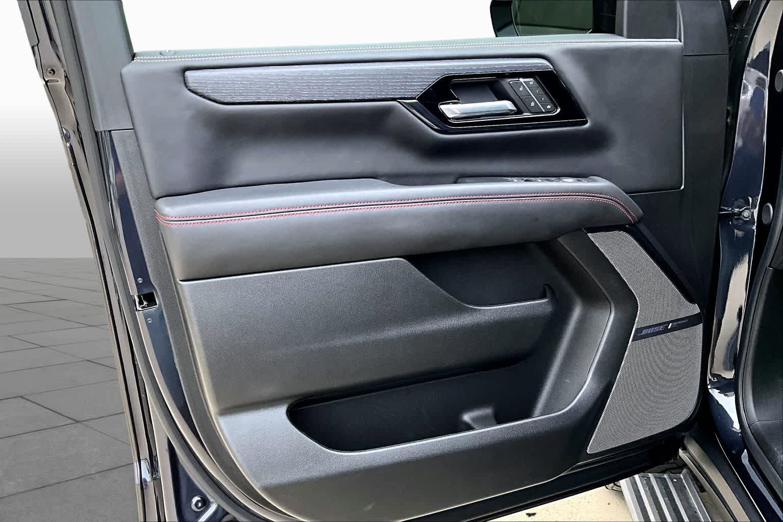 Used 2025 GMC Yukon AT4 Ultimate w/ LPO, Floor Liner Package AWD/4WD image 21