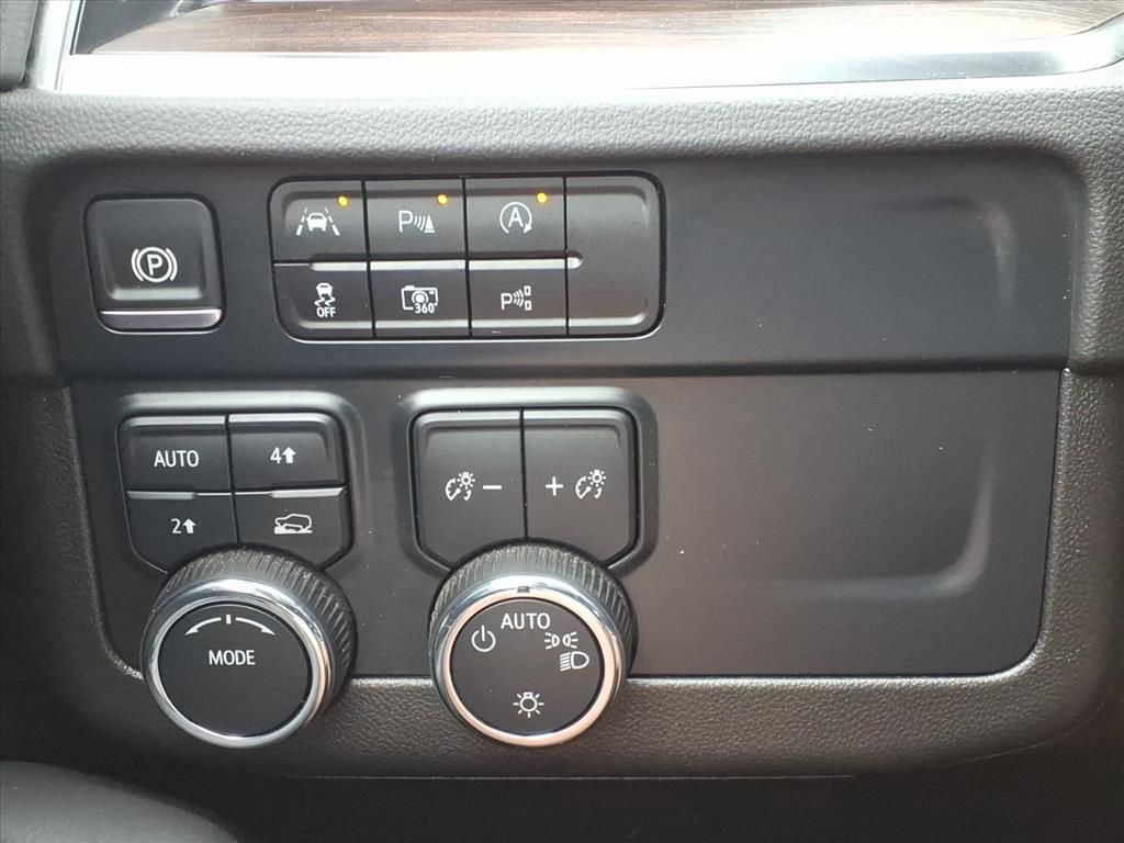 Used 2025 Chevrolet Tahoe LT image 20