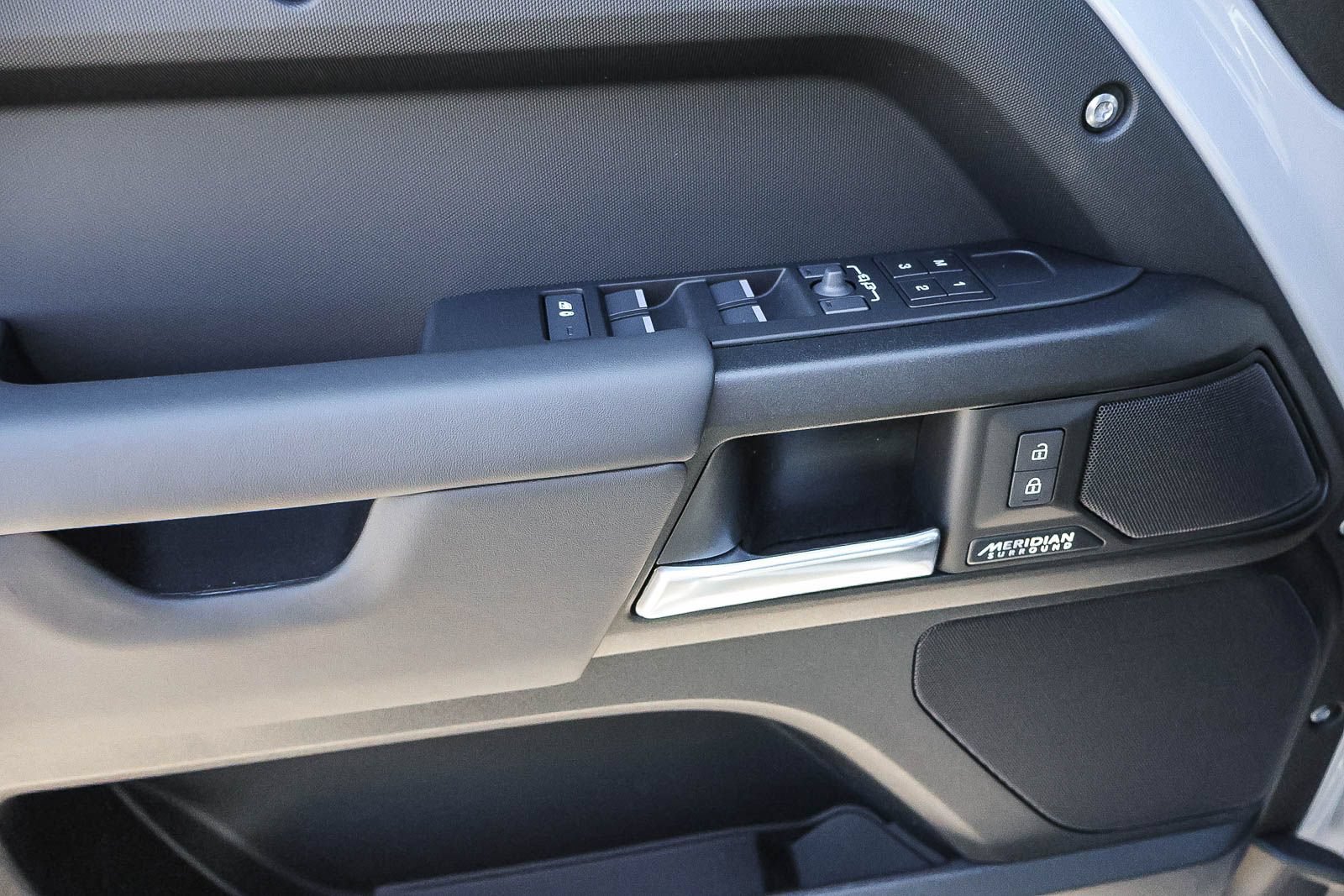 New 2026 Land Rover Defender 110 X AWD/4WD image 29