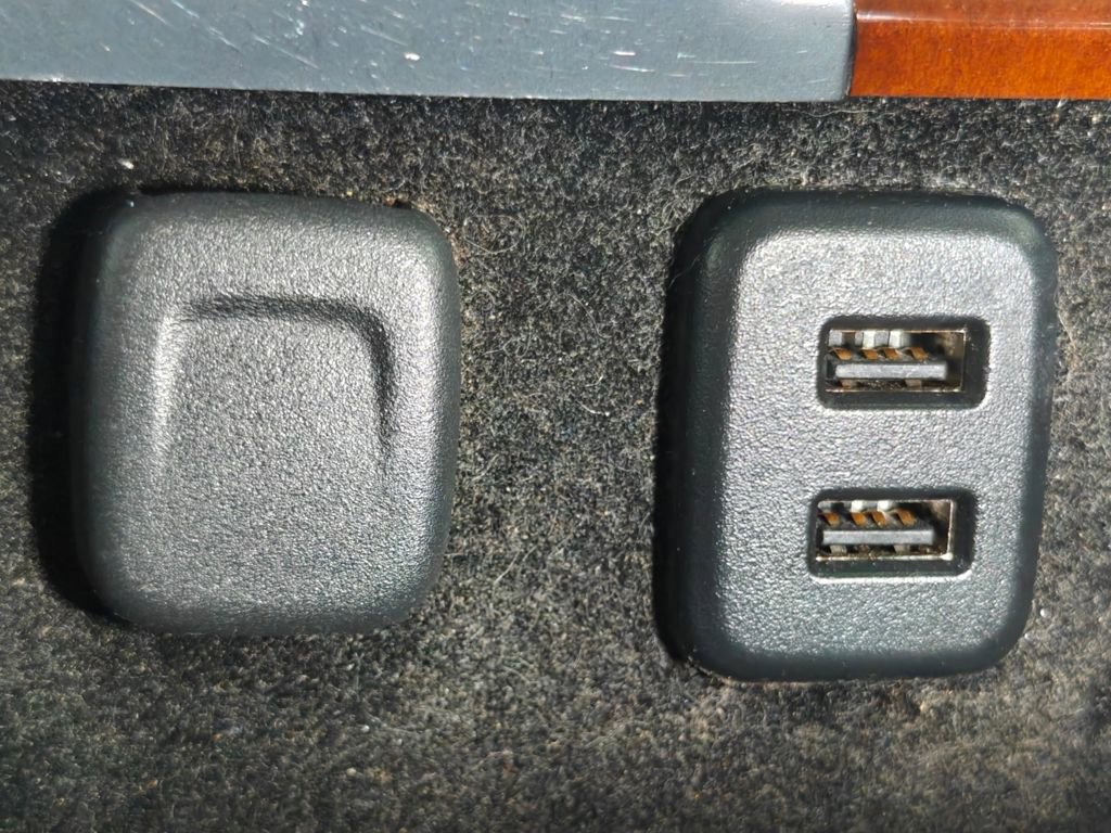 Used 2016 Cadillac Escalade ESV Luxury image 53