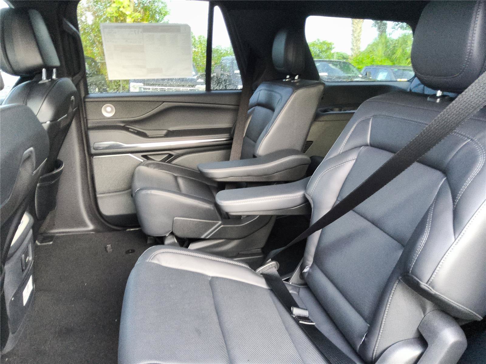 New 2027 Lincoln Navigator Reserve w/ Jet Appearance Package AWD/4WD image 23