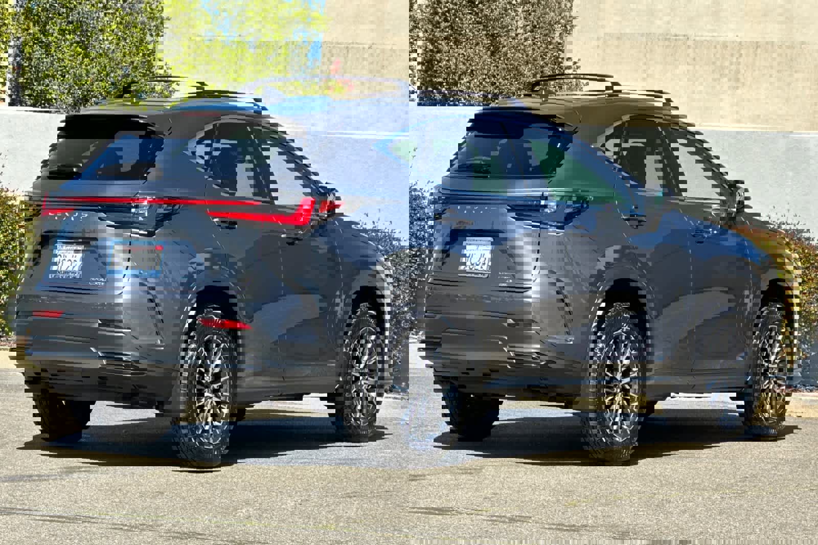 Used 2025 Lexus NX 350h AWD w/ Accessory Package (2T) image 2