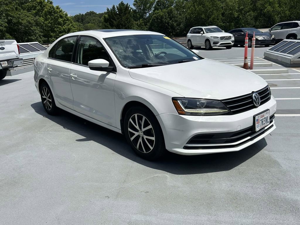 Used 2017 Volkswagen Jetta SE FWD image 5