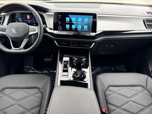 Certified 2025 Volkswagen Atlas Cross Sport SE image 18
