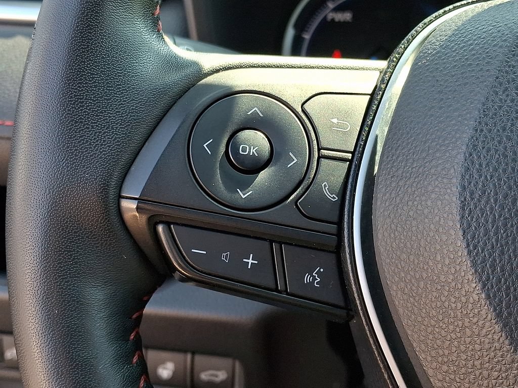 Used 2022 Toyota RAV4 SE w/ Weather & Moonroof Package AWD/4WD image 25