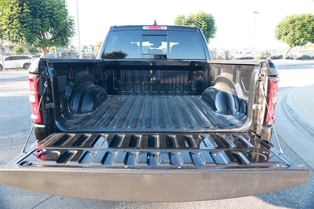 New 2026 RAM 1500 Express AWD/4WD image 32