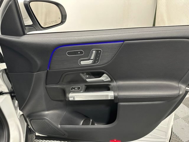 Used 2023 Mercedes-Benz GLB 250 4MATIC image 31