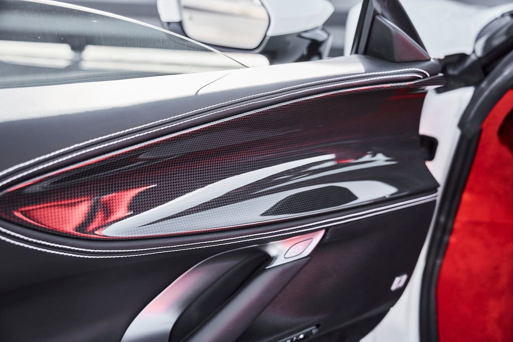 Used 2025 Ferrari SF90 Spider AWD/4WD image 35