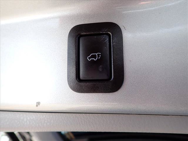 Certified 2018 Toyota Highlander XLE AWD/4WD image 9