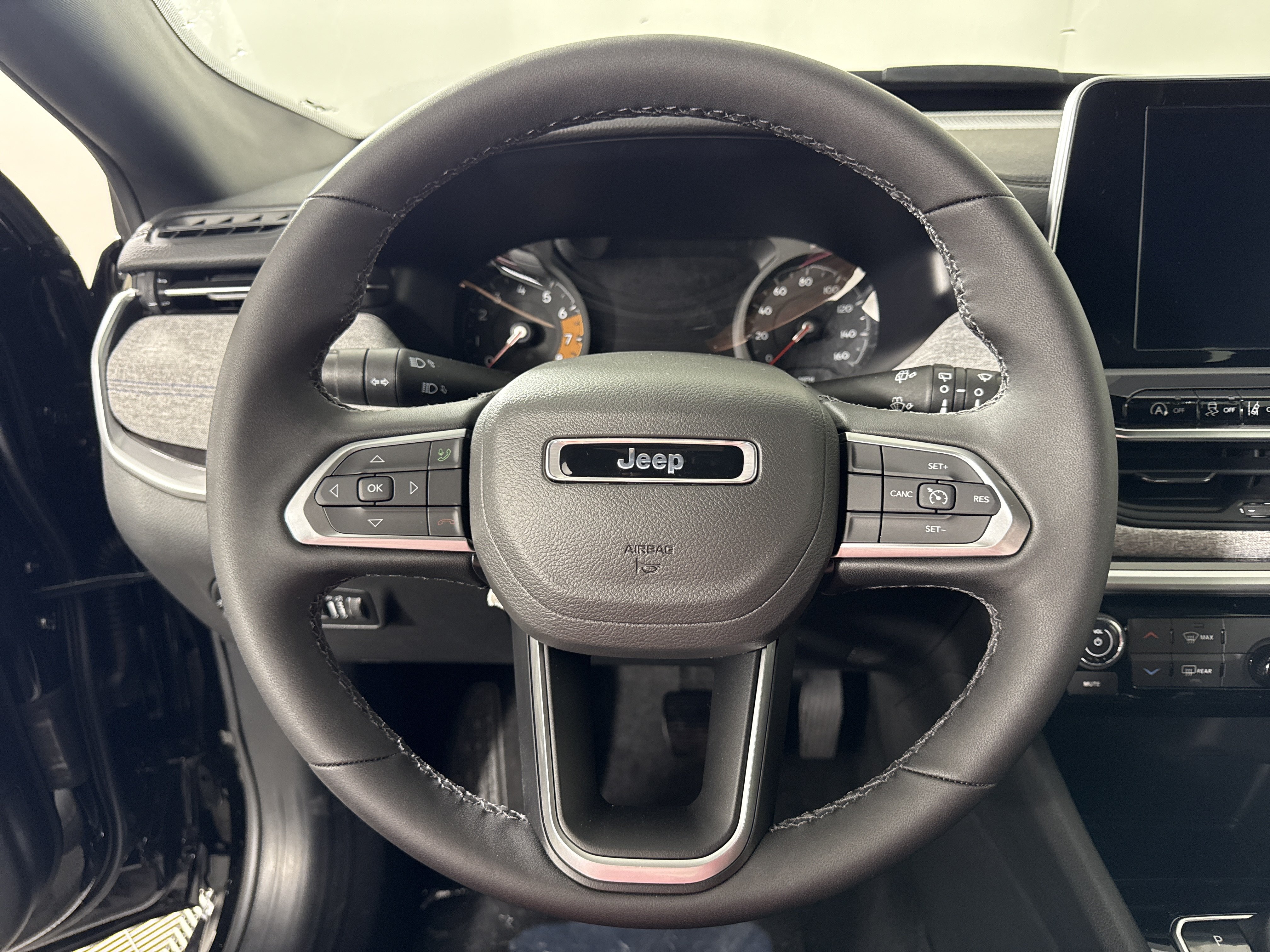 New 2026 Jeep Compass Latitude AWD/4WD image 16