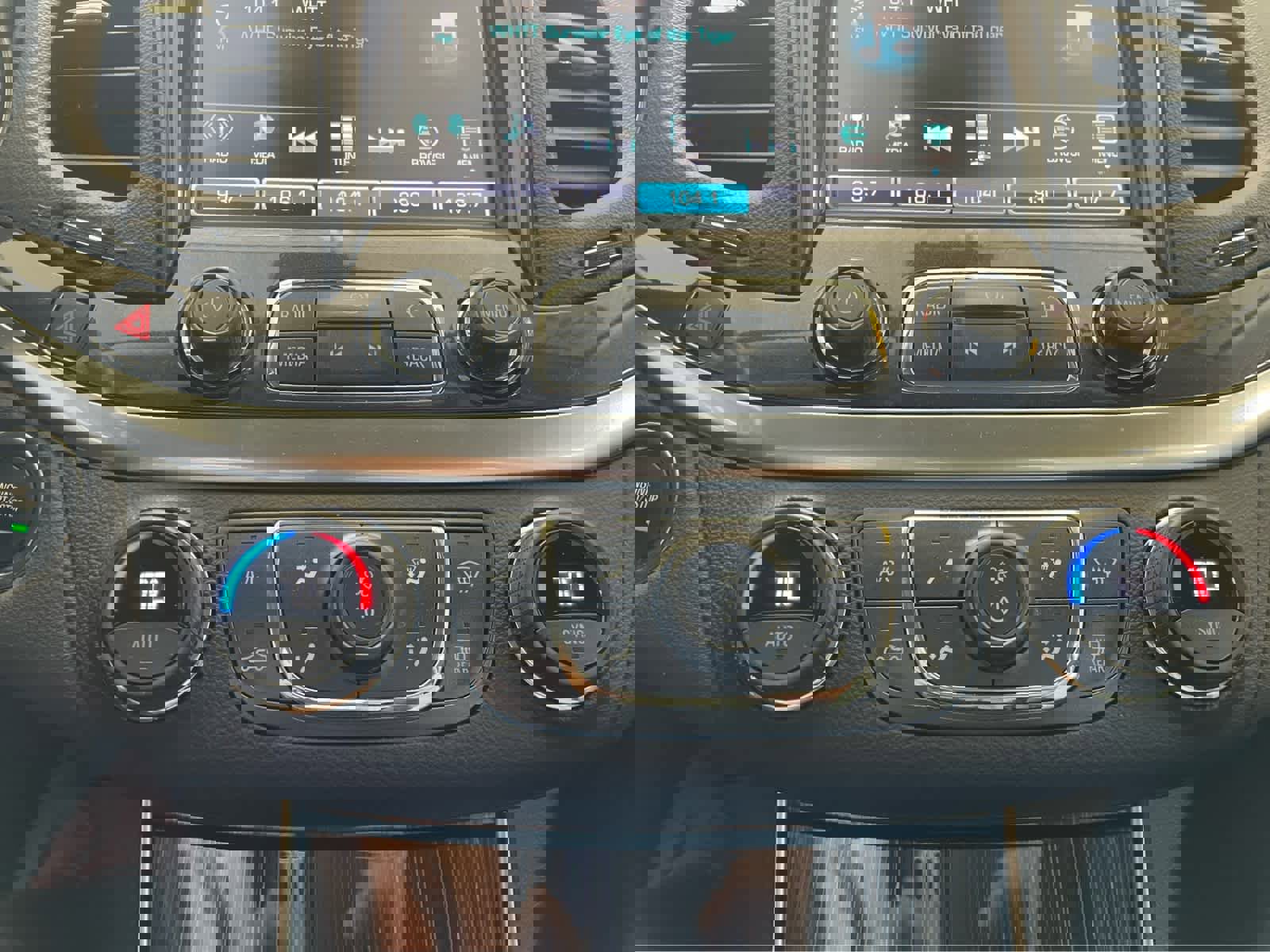 Used 2018 Chevrolet Impala LT w/ LT Convenience Package FWD image 31