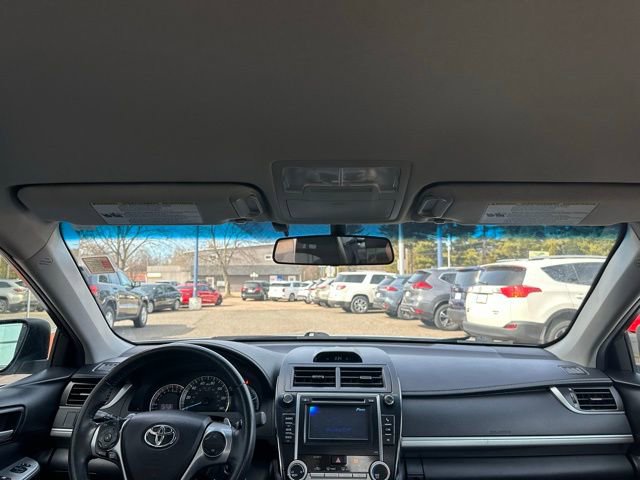 Used 2014 Toyota Camry SE image 19