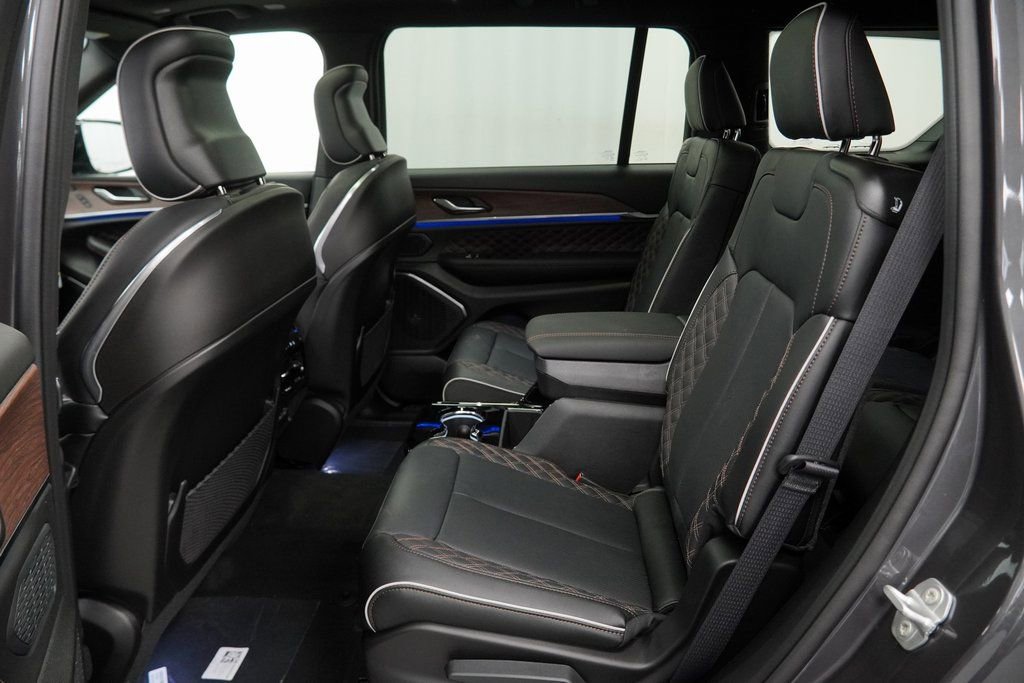 New 2025 Jeep Grand Cherokee L Summit w/ Obsidian Package image 19